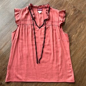 Women top sleeveless size medium